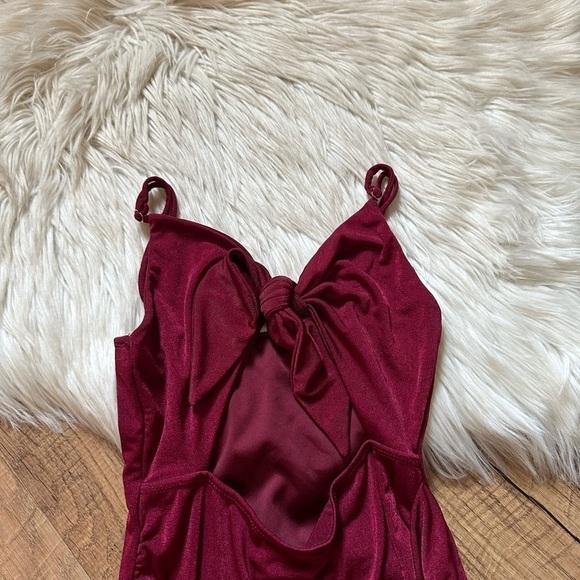 LUCY IN THE SKY Maura Front Tie Dress In Merlot - Picture 3 of 5